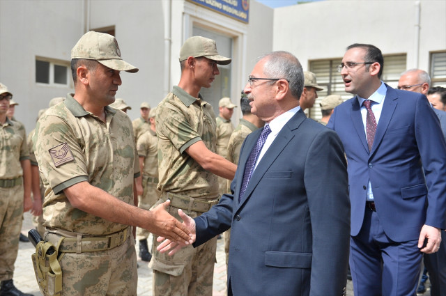 Mardin Valisi Yaman Güvenlik Güçleri ile Bayramlaştı