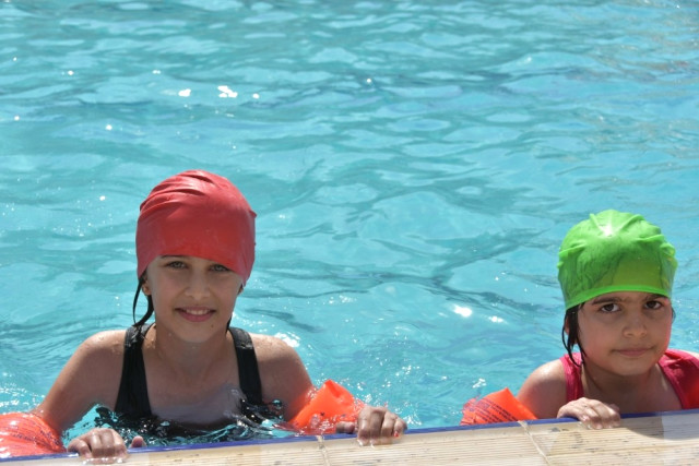 Nusaybinli Çocuklar Yüzme Öğreniyor