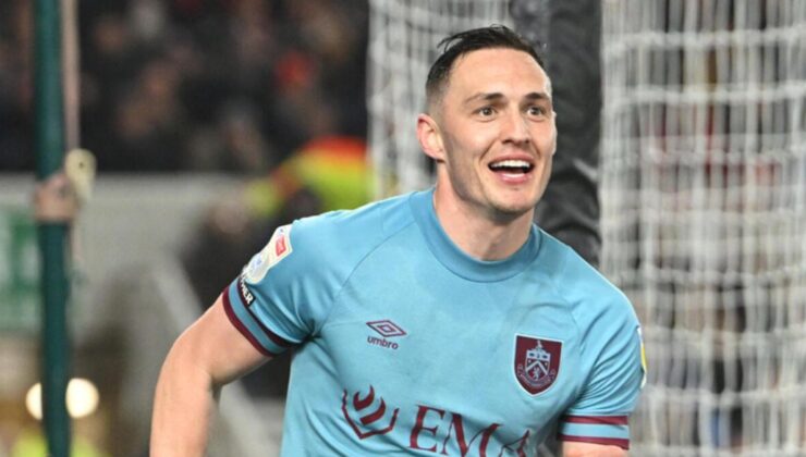 Premier Lig’e birinci yükselen grup Burnley! Bitime 7 hafta kala…