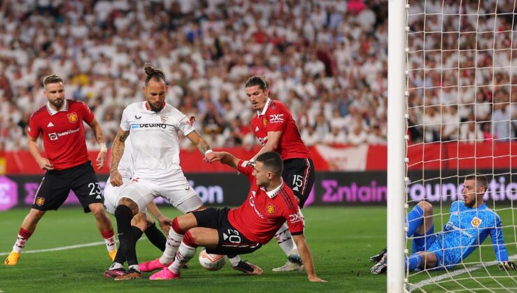 Sevilla, Manchester’ı devirip turladı