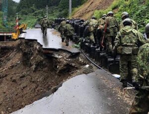 Japonya’da 5,9 büyüklüğünde deprem! Sel ve toprak kaymalarında meyyit sayısı artıyor
