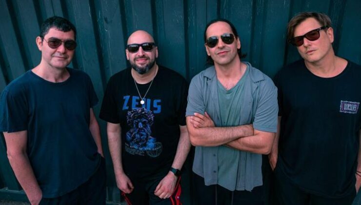 Duman yeni müzikleriyle sahnede