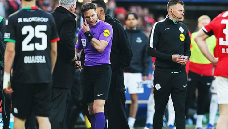 Hollanda’da değişik olay: Hakem, maçın ortasında telefonla konuştu!