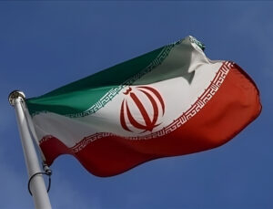 İran, 2 Fransız vatandaşını özgür bıraktı