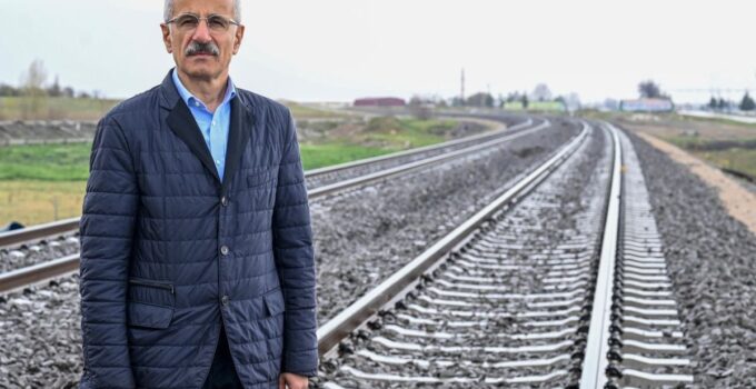 Uraloğlu: Karkamış-Nusaybin ve Şenyurt-Mardin demir yolu sınırları tekrar hizmete açıldı