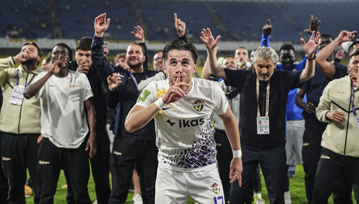 Eyüpsporlu futbolcular ligde kaldıkları için mutlu!
