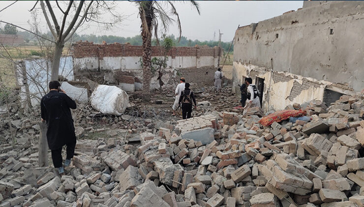 Pakistan’da karakola terör saldırısı: 15 kişi hayatını yitirdi