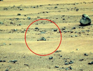 Yıllardır konuşulan Mars gizemi tekrar gündemde: Hakikaten silah olabilir mi? ‘Diğer imajları bilerek sildiler’